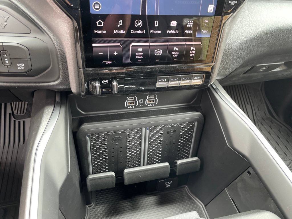 New 2026 RAM 2500 Laramie AWD/4WD image 18