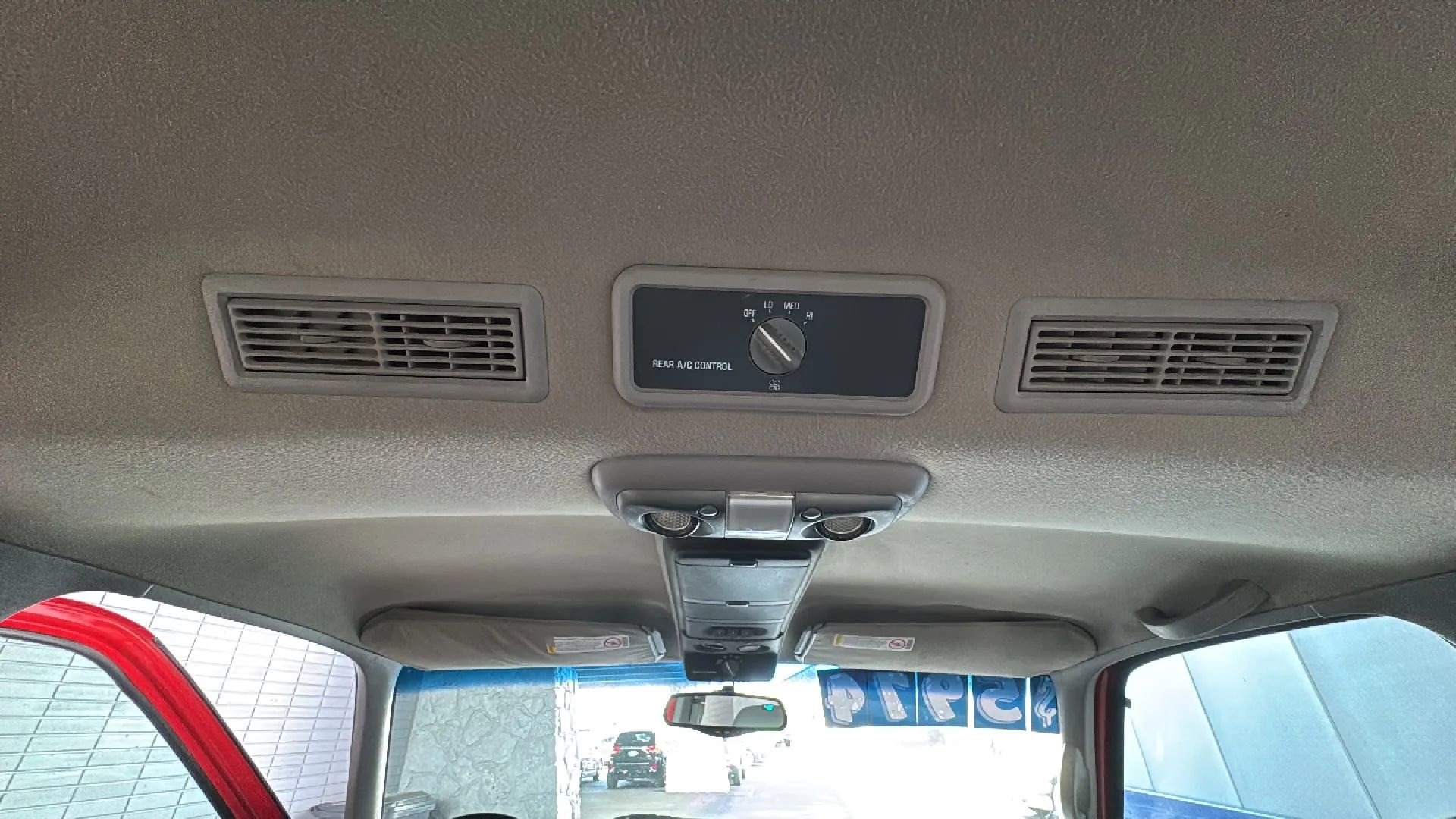 Used 2000 Chevrolet Tahoe Z71 w/ Comfort & Security Pkg AWD/4WD image 16