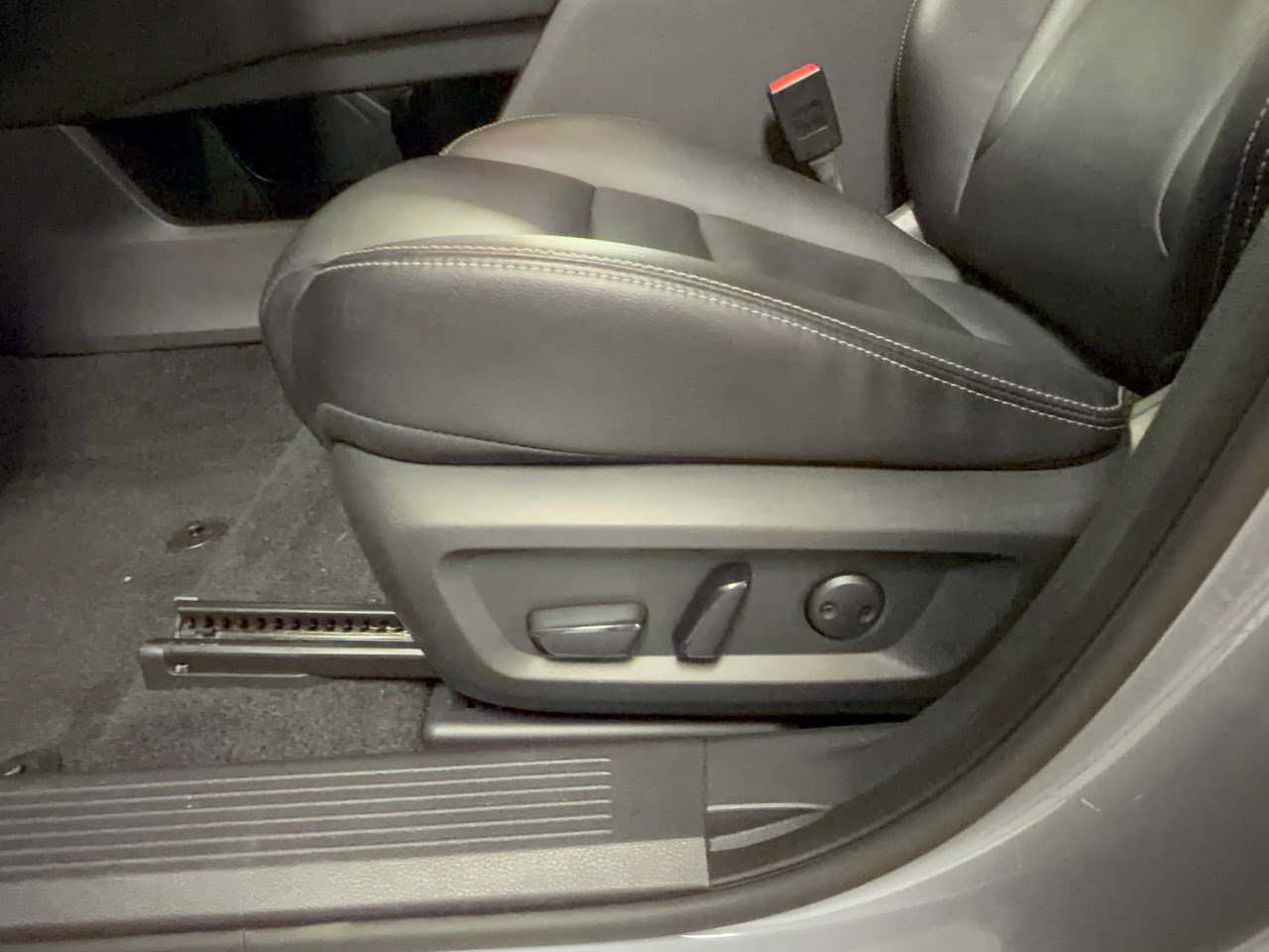 Used 2023 Nissan Rogue SL w/ SL Premium Package FWD image 16
