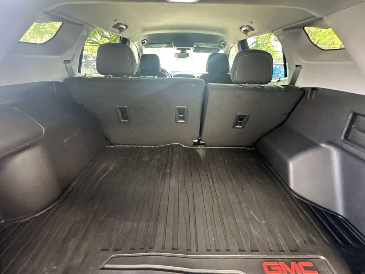 Used 2024 GMC Terrain SLE w/ Driver Convenience Package FWD image 25