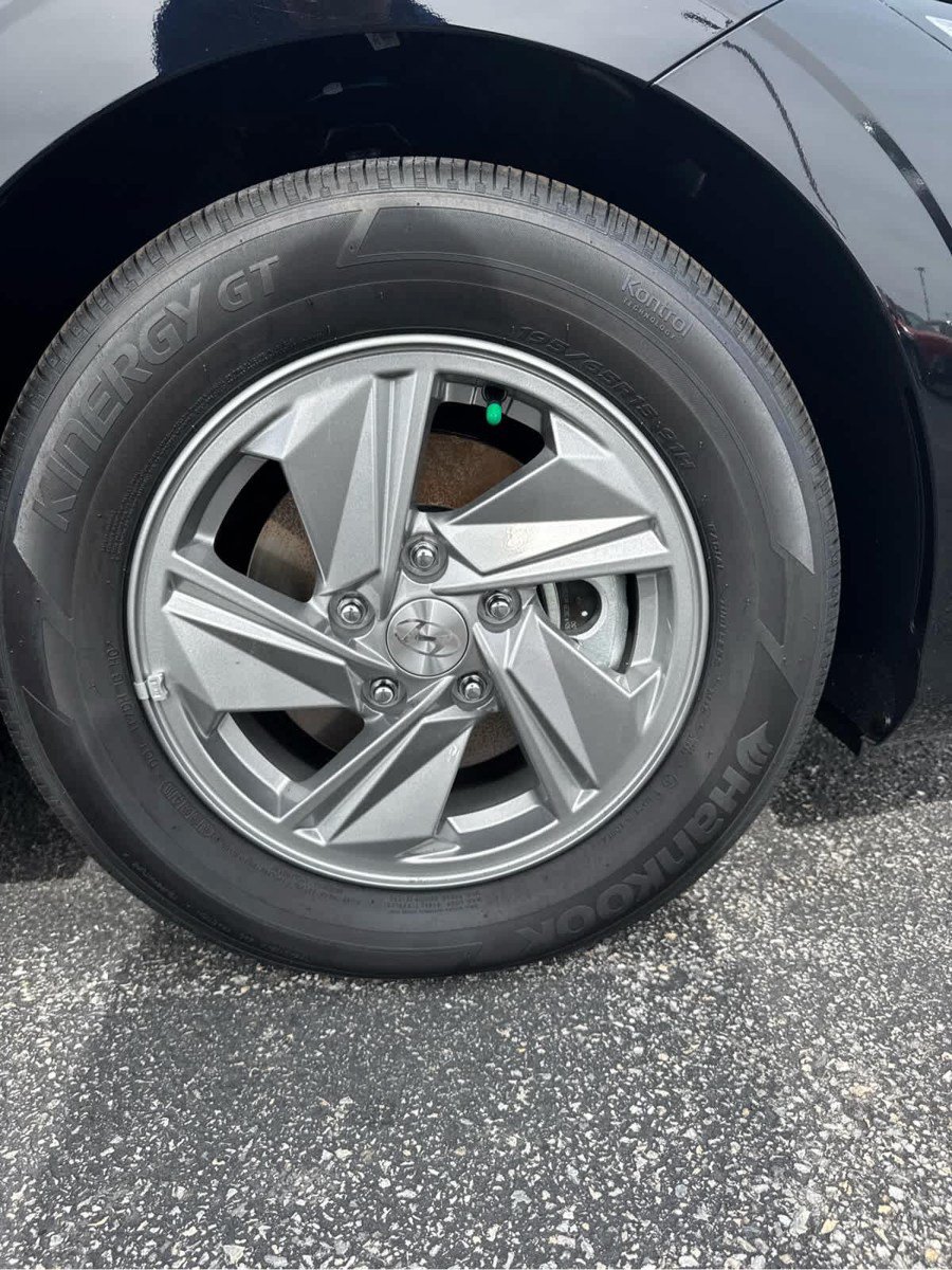 New 2026 Hyundai Elantra SE FWD image 19
