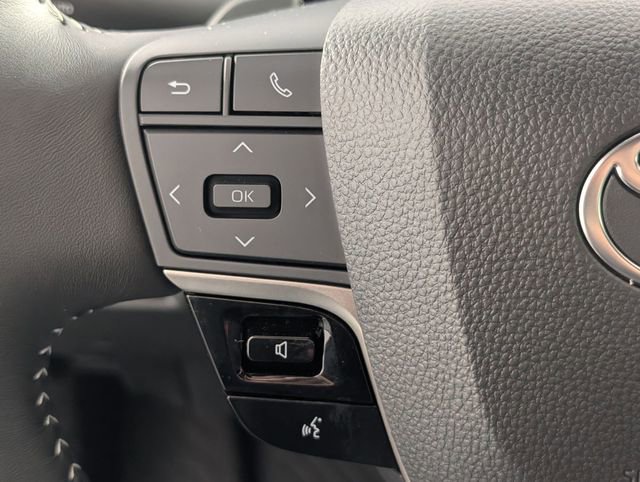 Used 2026 Toyota Camry SE w/ Convenience Package image 15