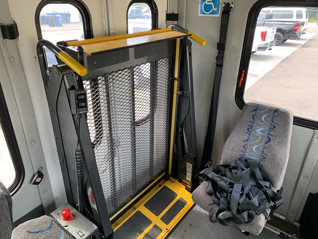 Used 2010 Ford E-450 and Econoline 450 Super Duty RWD image 32