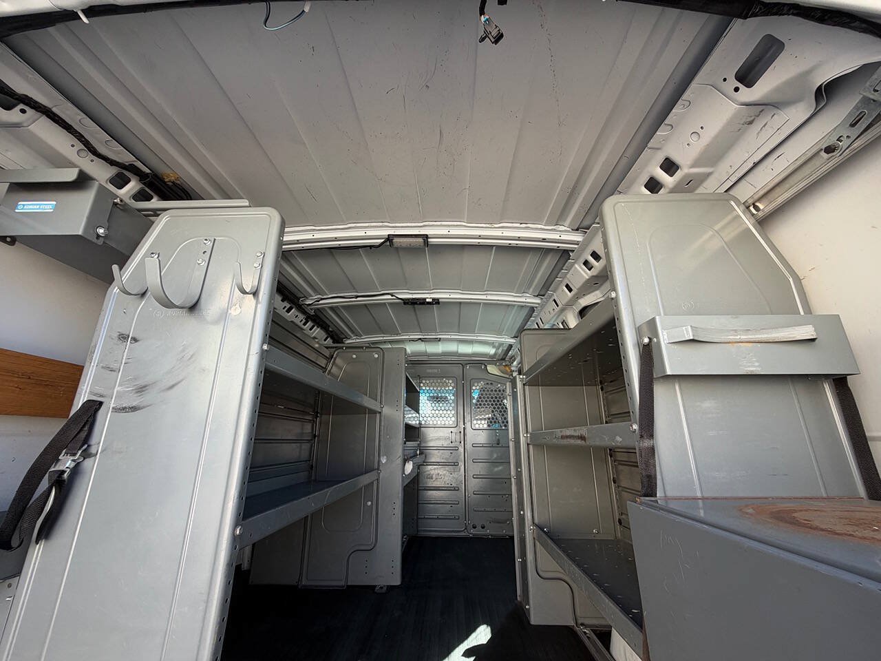 Used 2015 Chevrolet Express 2500 RWD image 46