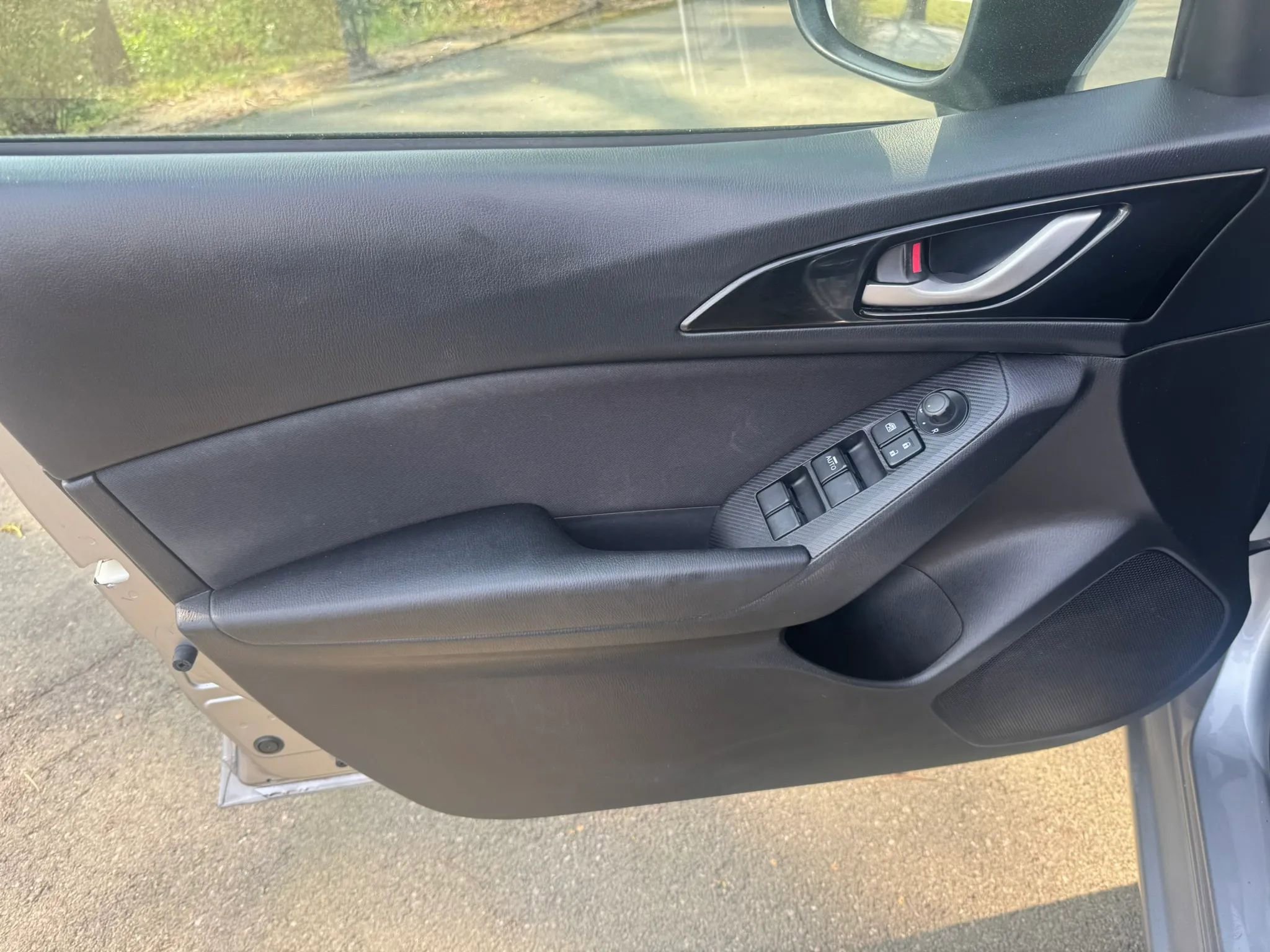 Used 2015 MAZDA MAZDA3 i Sport image 17