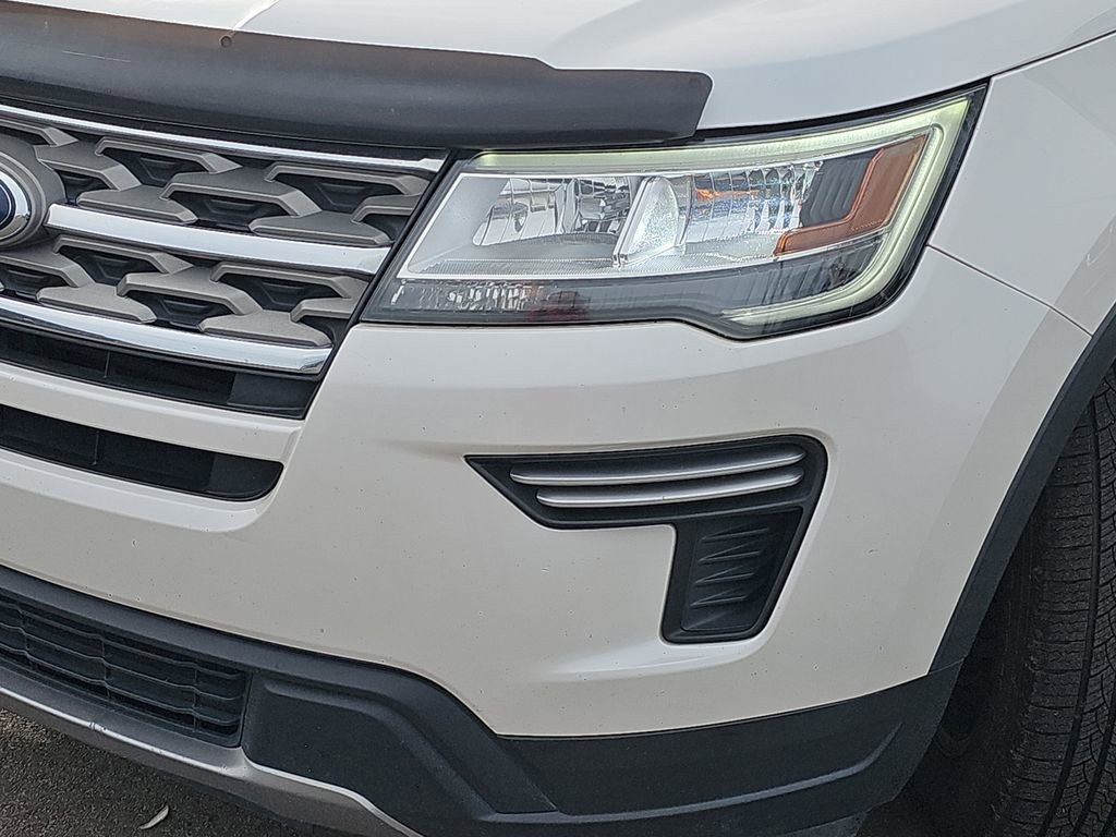 Used 2018 Ford Explorer XLT image 32