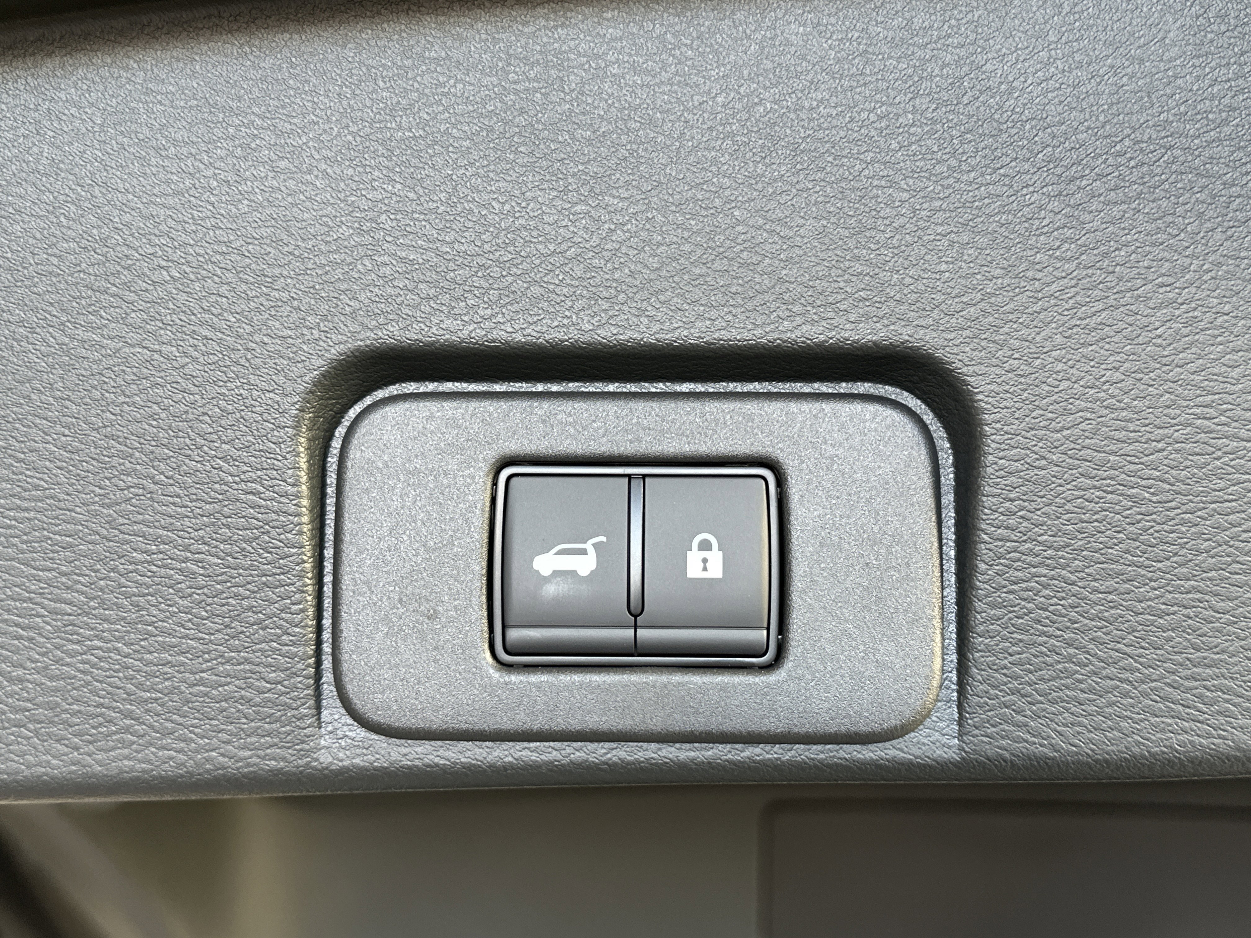 Certified 2025 Nissan Rogue SV image 15