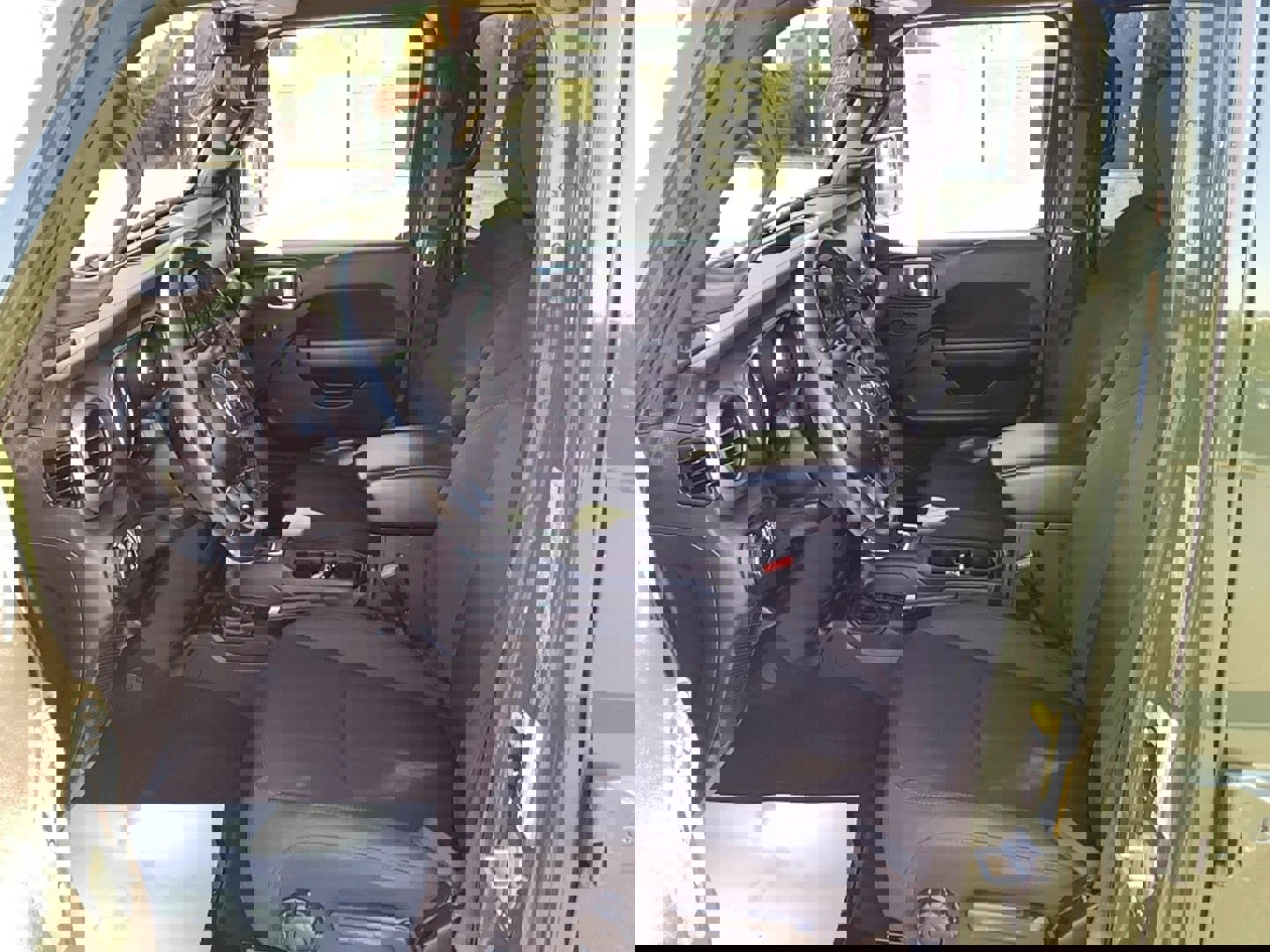 Certified 2021 Jeep Gladiator Willys image 10