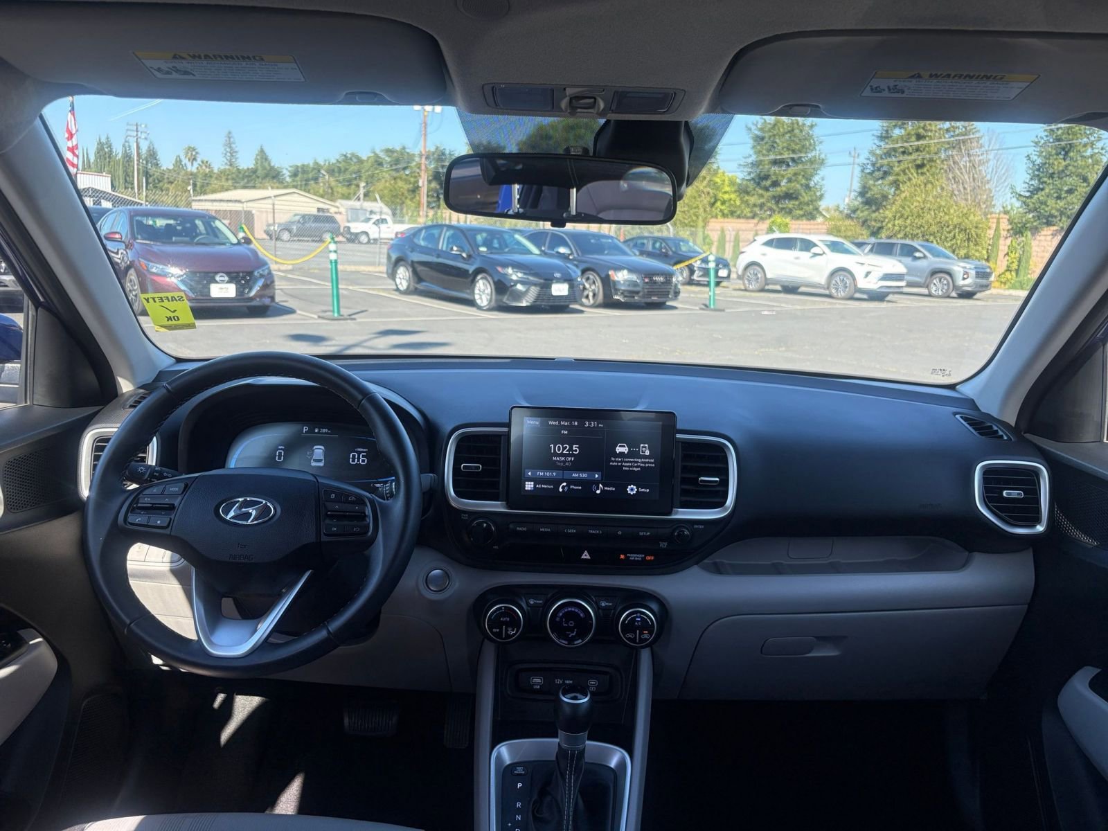 Used 2025 Hyundai Venue SEL image 33