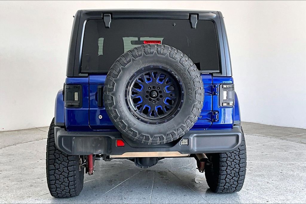 Used 2018 Jeep Wrangler Unlimited Sahara image 6