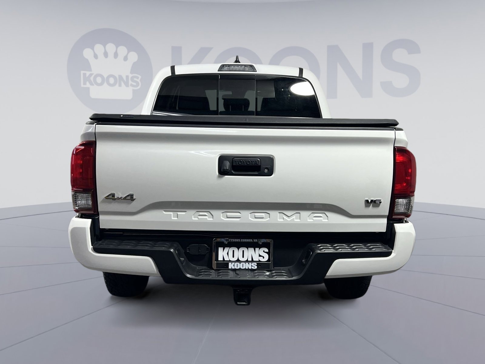 Used 2023 Toyota Tacoma SR5 w/ Technology Package AWD/4WD image 10