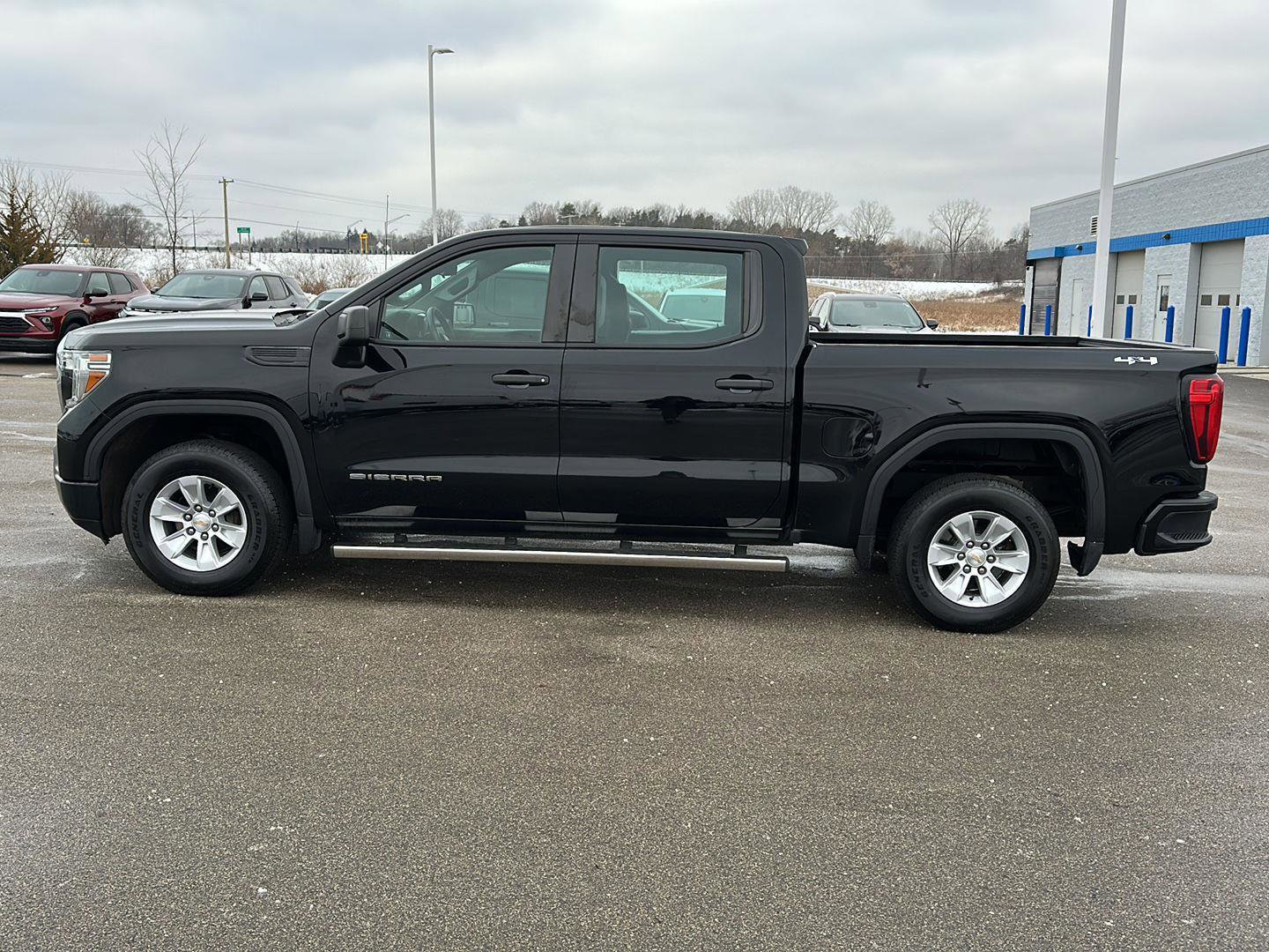 Used 2019 GMC Sierra 1500 4WD CREW CAB 147 image 4