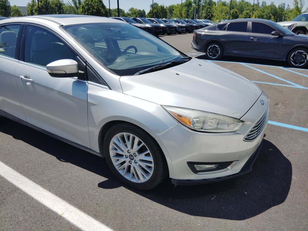 Used 2018 Ford Focus Titanium FWD image 3
