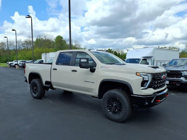 New 2026 Chevrolet Silverado 2500 ZR2 w/ LPO, Dark Essentials Package