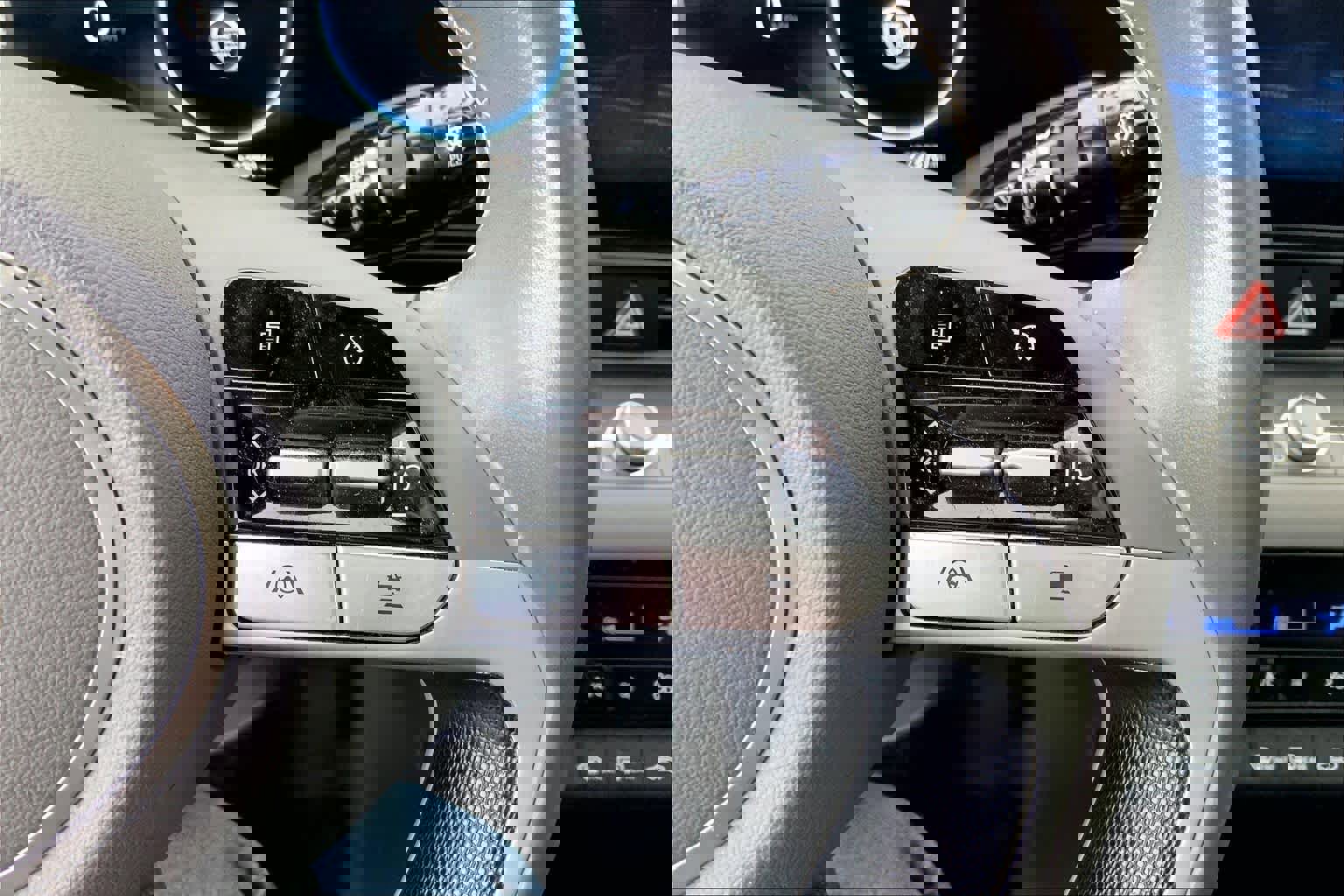 Used 2023 Hyundai Elantra SEL w/ Convenience Package image 22