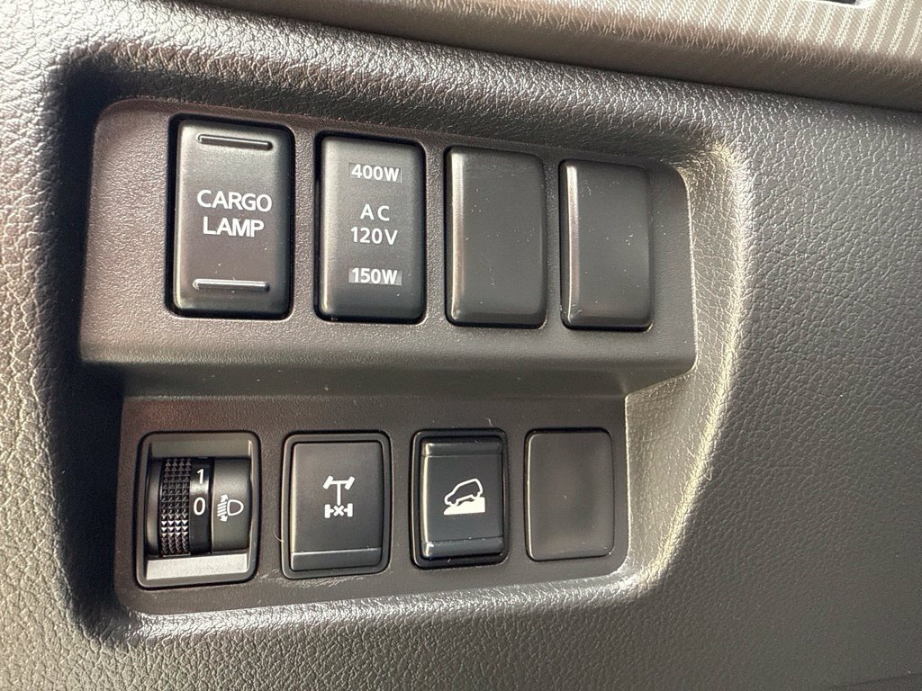 Used 2024 Nissan Titan PRO-4X w/ Pro-4x Convenience Package AWD/4WD image 22
