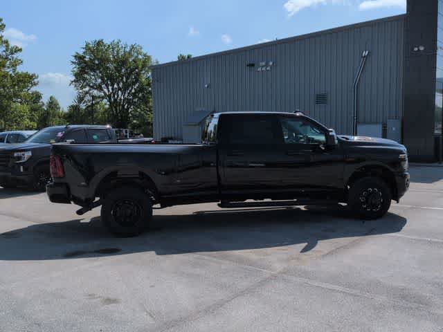 New 2026 RAM 3500 Laramie AWD/4WD image 9