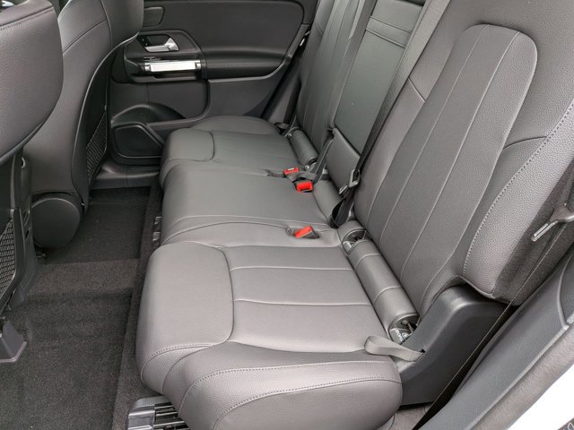 Used 2026 Mercedes-Benz GLB 250 4MATIC image 14