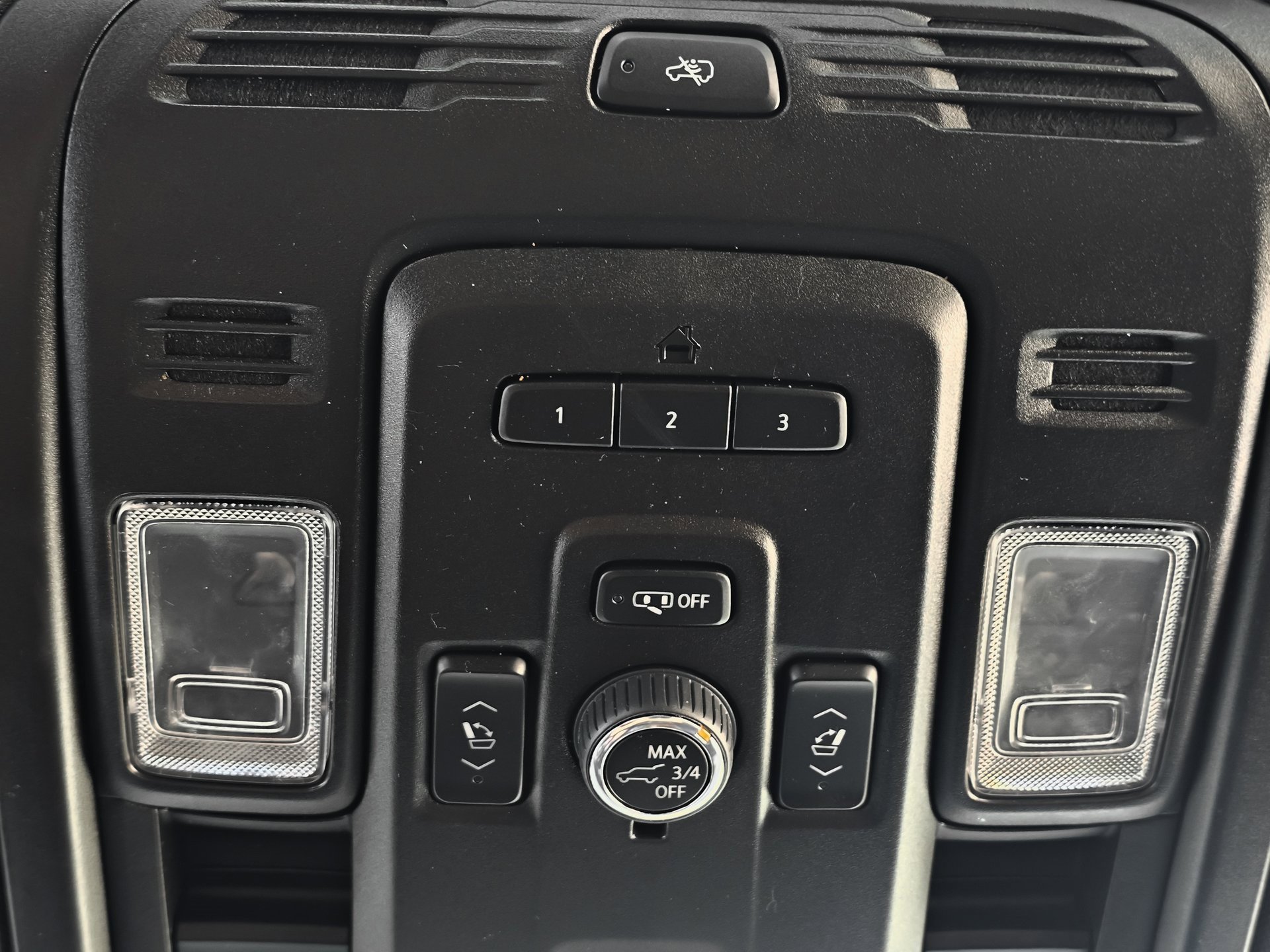 Used 2022 Cadillac Escalade ESV Premium Luxury w/ LPO, Floor Liner Package image 54