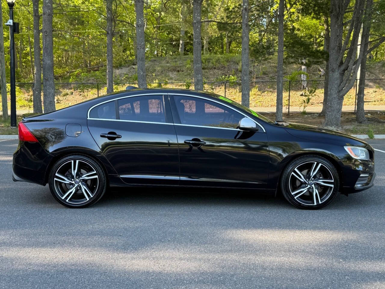 Used 2017 Volvo S60 T6 R-Design Platinum AWD/4WD image 4