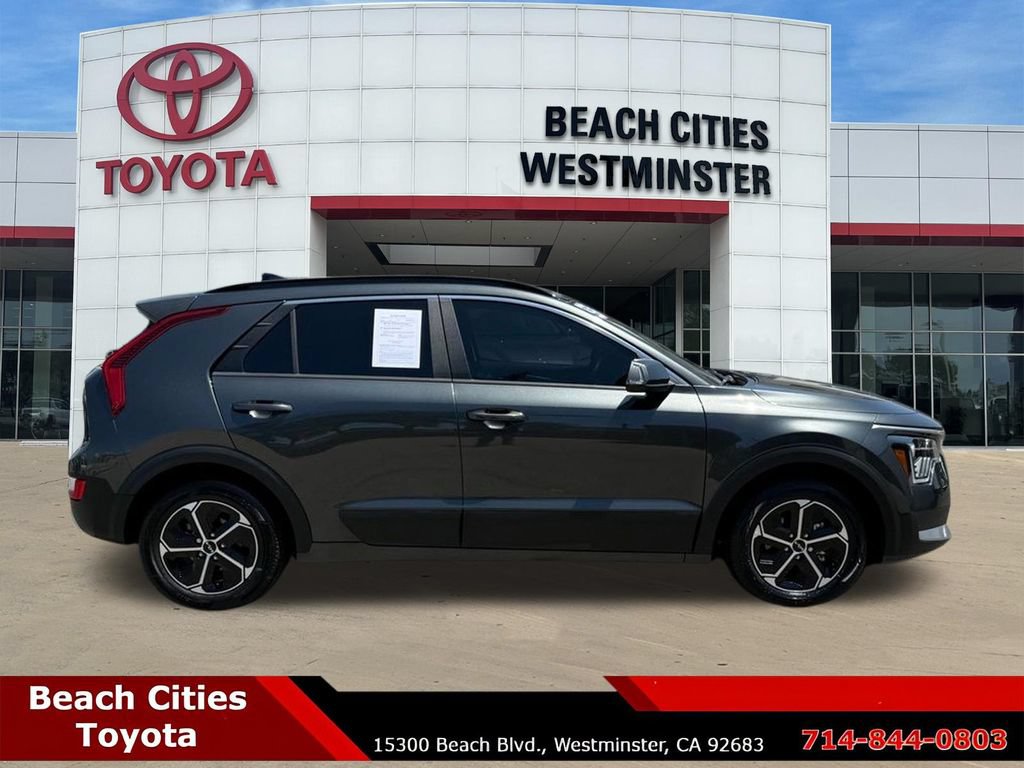 Used 2025 Kia Niro EX FWD image 14