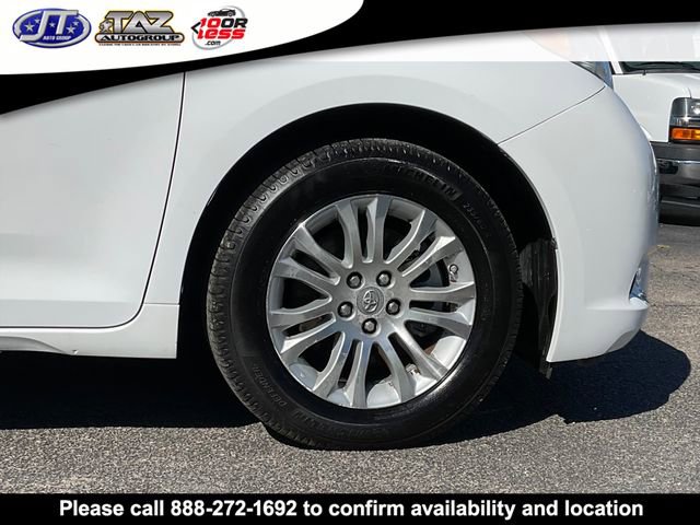 Used 2011 Toyota Sienna XLE image 9