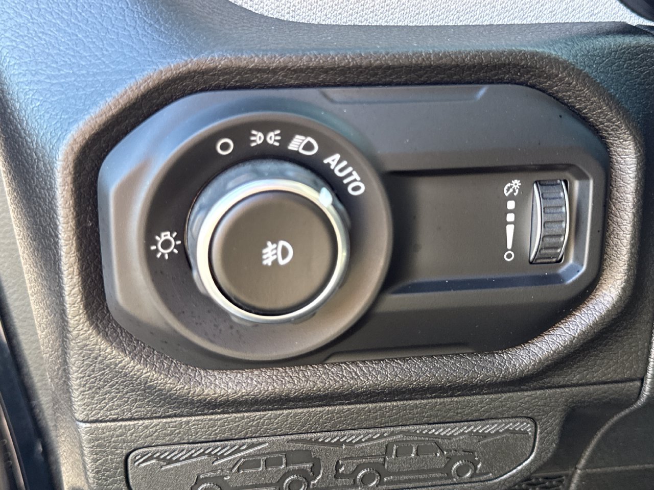 Certified 2025 Jeep Wrangler Unlimited Sport AWD/4WD image 16