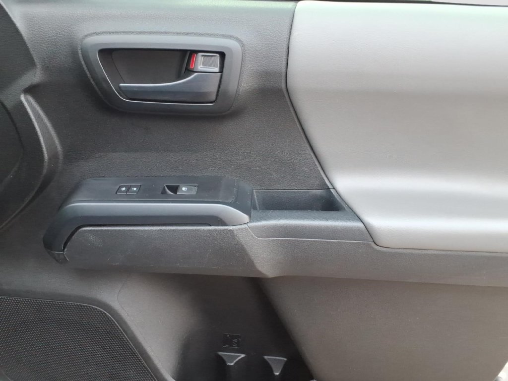 Used 2021 Toyota Tacoma SR w/ SR Convenience Package RWD image 11