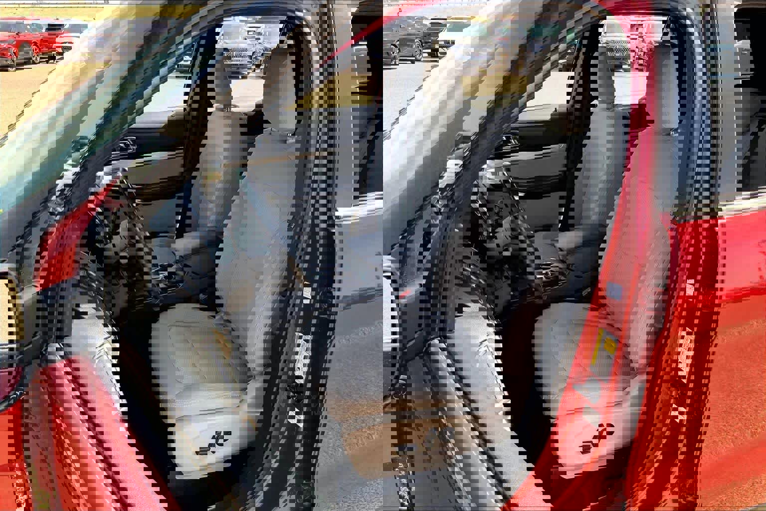 Used 2019 Ford Explorer XLT w/ Equipment Group 201A image 8