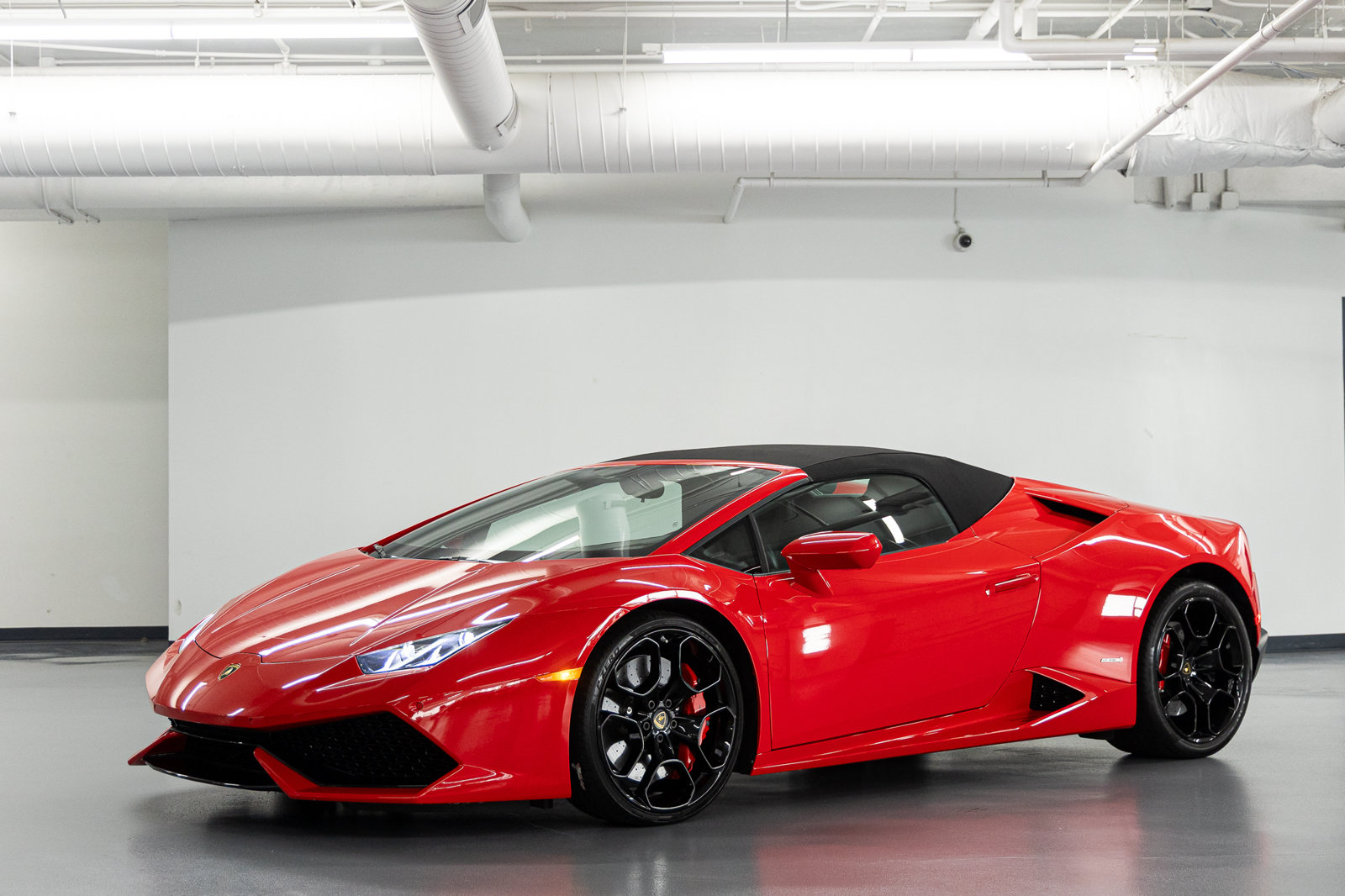 Used 2017 Lamborghini Huracan LP 610-4 AWD/4WD image 4