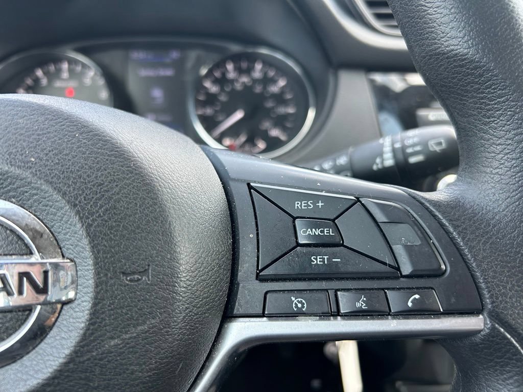 Used 2018 Nissan Rogue S FWD image 17