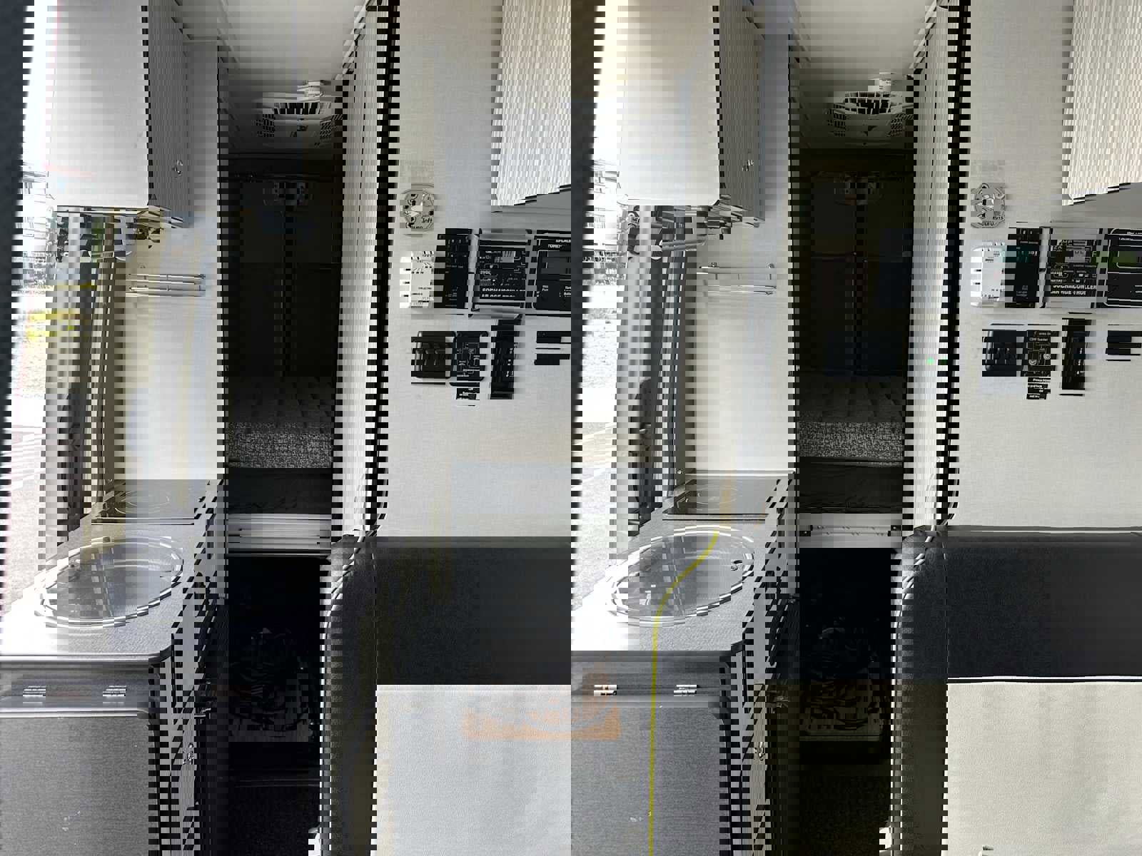 Used 2018 Mercedes-Benz Sprinter 2500 image 17