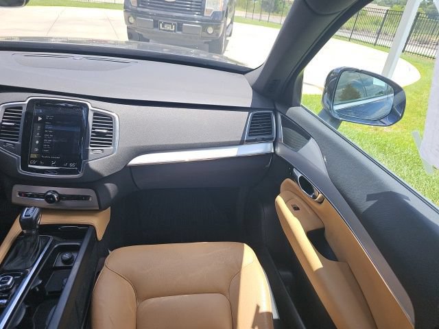 Used 2017 Volvo XC90 T6 Momentum w/ Vision Package AWD/4WD image 25