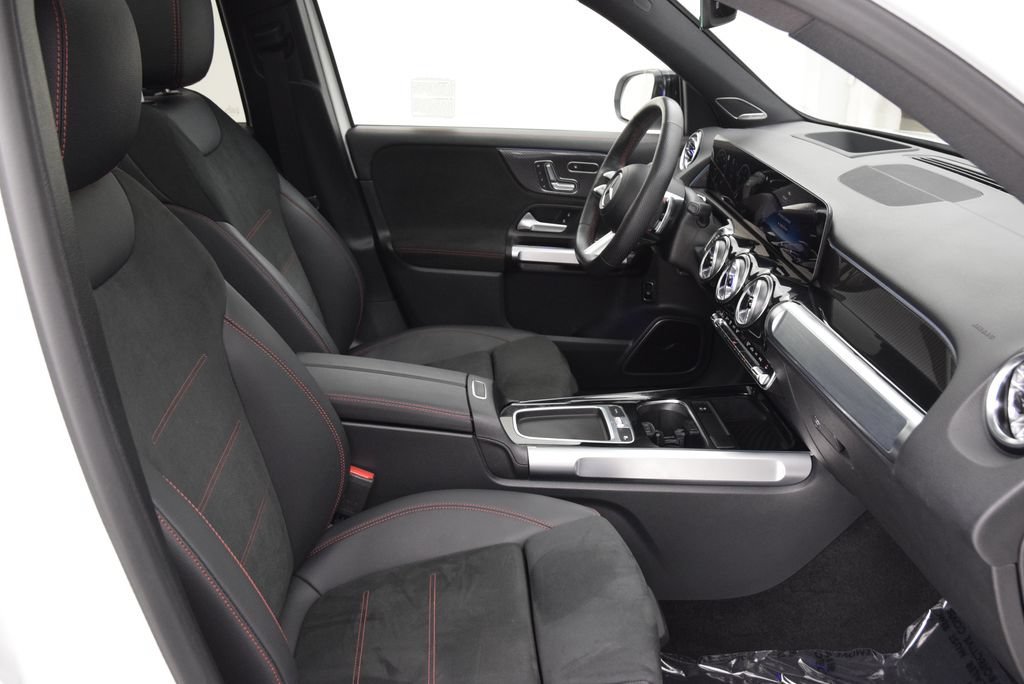 Certified 2024 Mercedes-Benz GLB 250 4MATIC w/ Pinnacle Package image 16