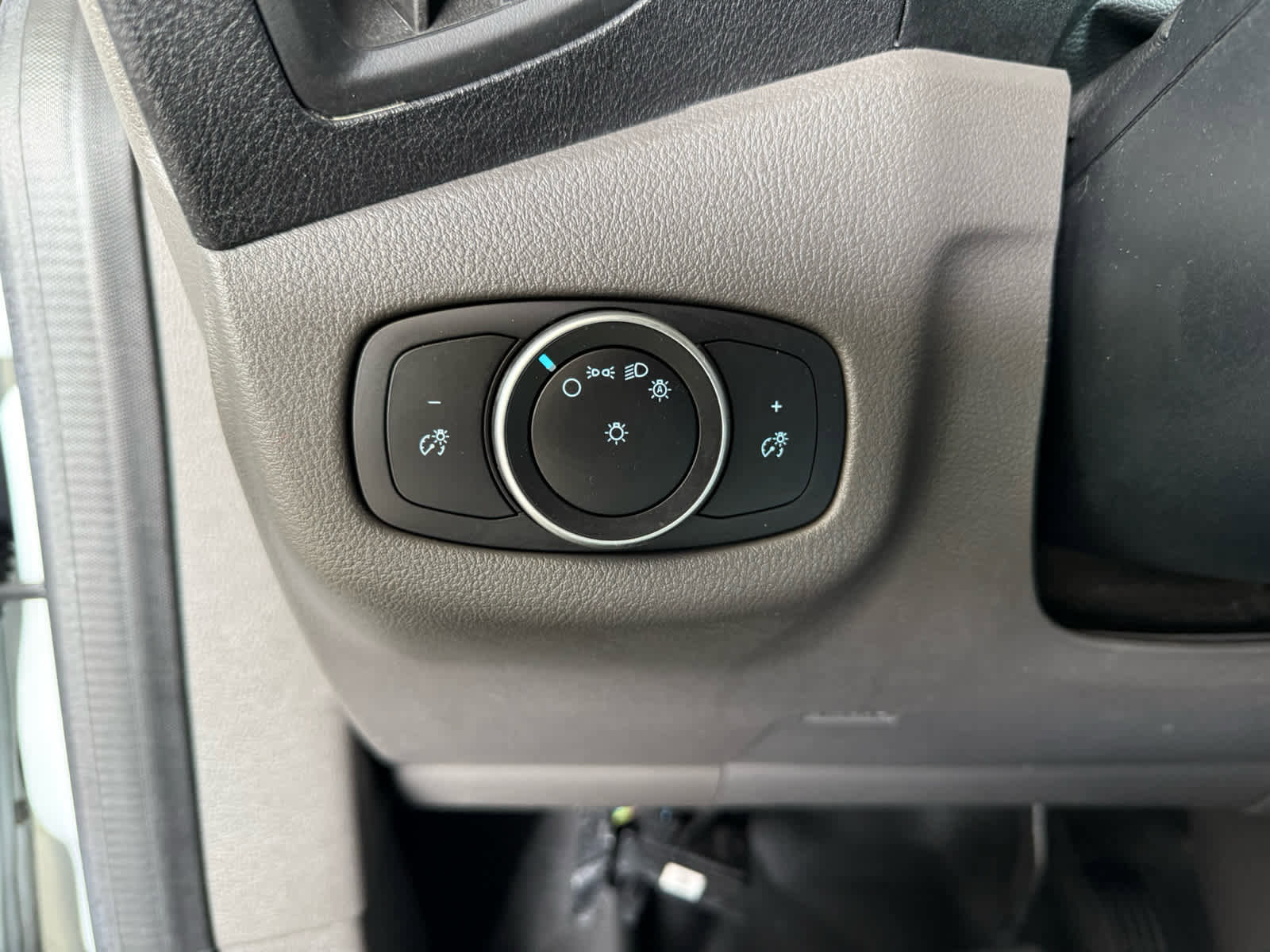 Used 2020 Ford Transit Connect XL FWD image 15