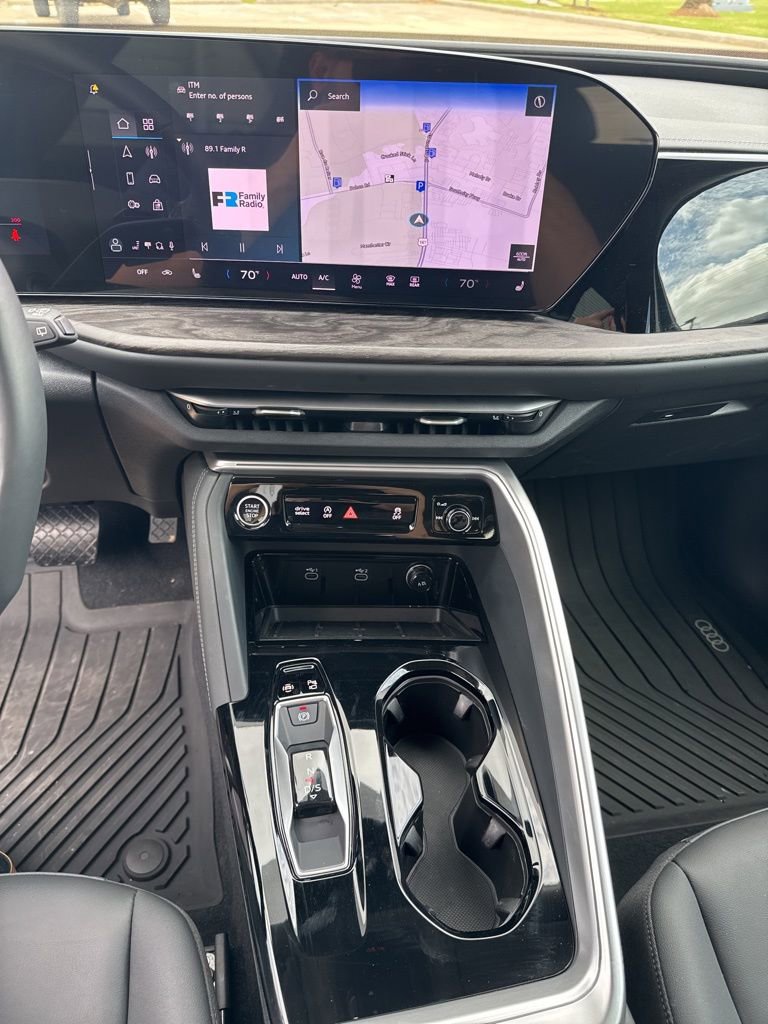 Used 2025 Audi Q5 Premium w/ Convenience Package image 10