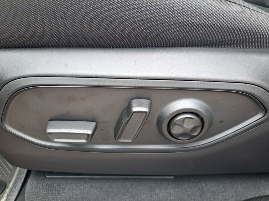 New 2025 Jeep Grand Cherokee Laredo w/ MOPAR Finishing Package RWD image 25