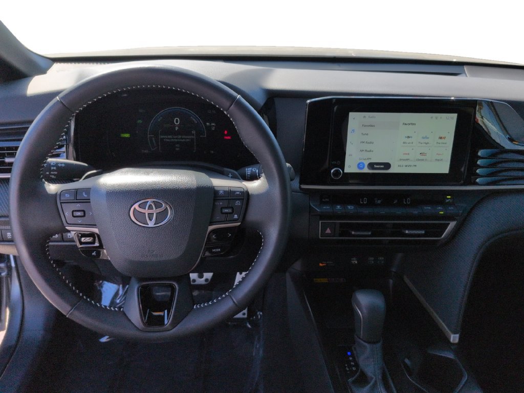 Used 2025 Toyota Camry SE FWD image 14