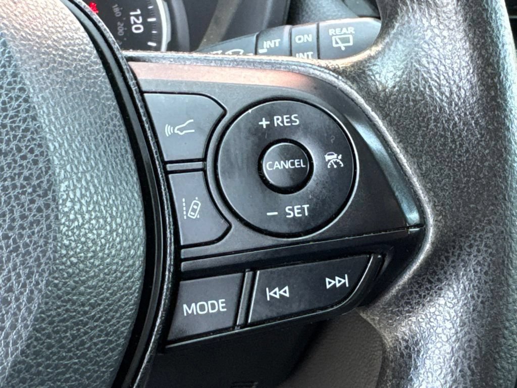 Certified 2022 Toyota RAV4 XLE w/ Convenience Package FWD image 27