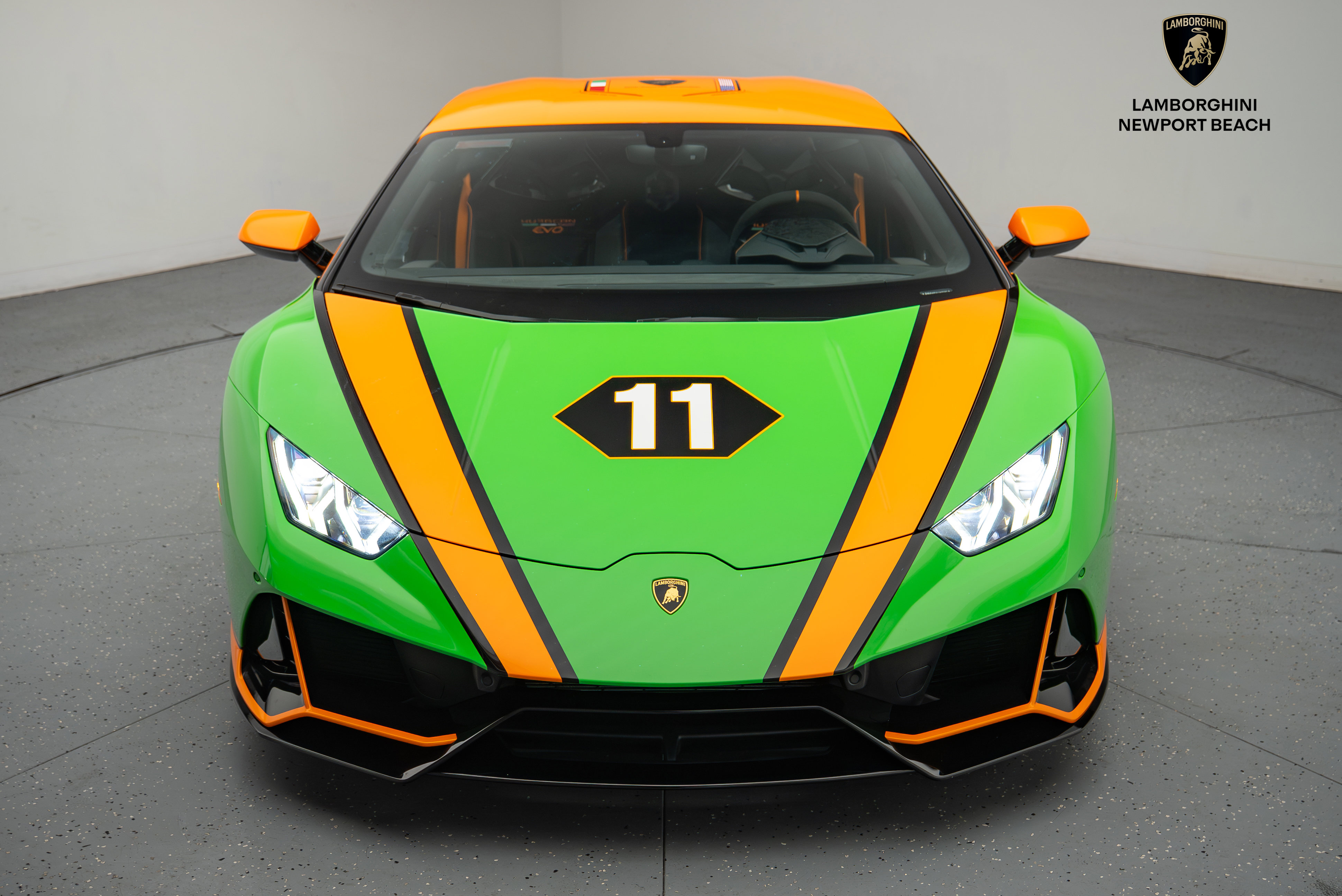 Used 2020 Lamborghini Huracan EVO image 11