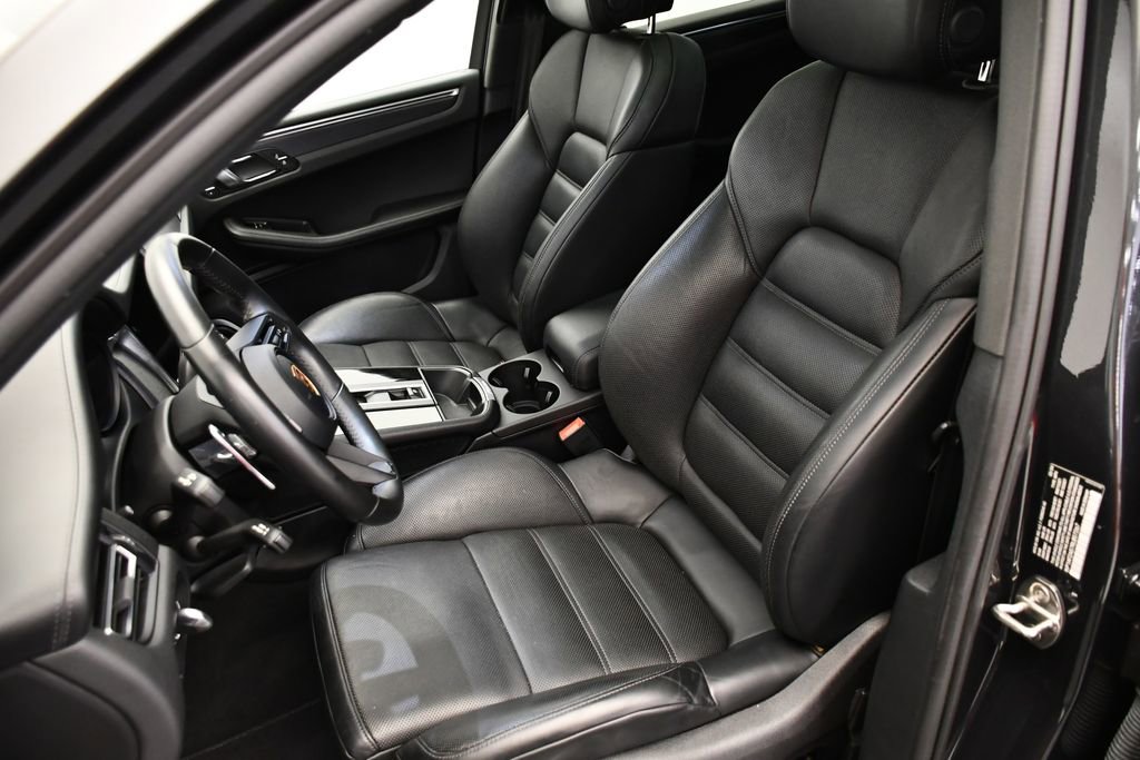 Certified 2024 Porsche Macan GTS image 42
