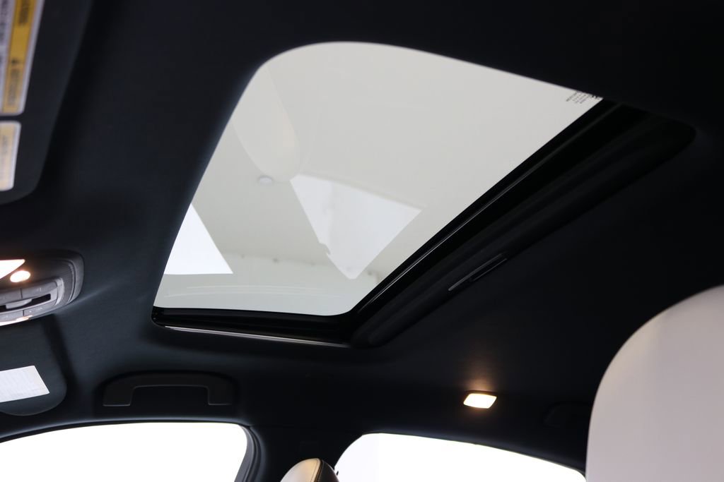 Certified 2025 INFINITI QX55 Essential image 18