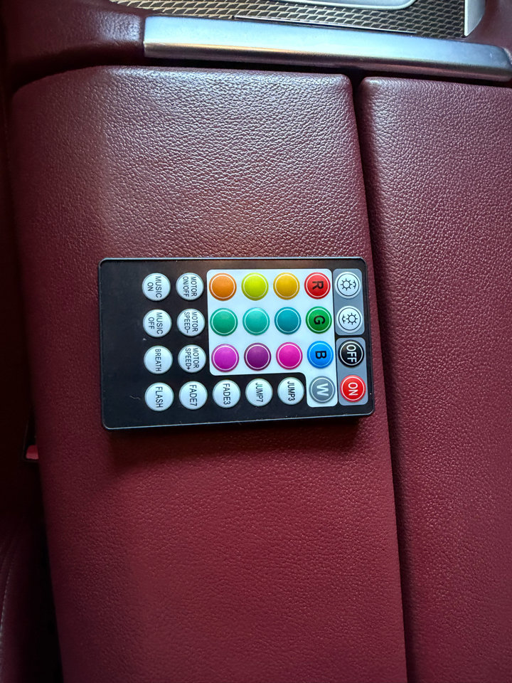 Used 2021 BMW X6 xDrive40i w/ Premium Essential Package image 34