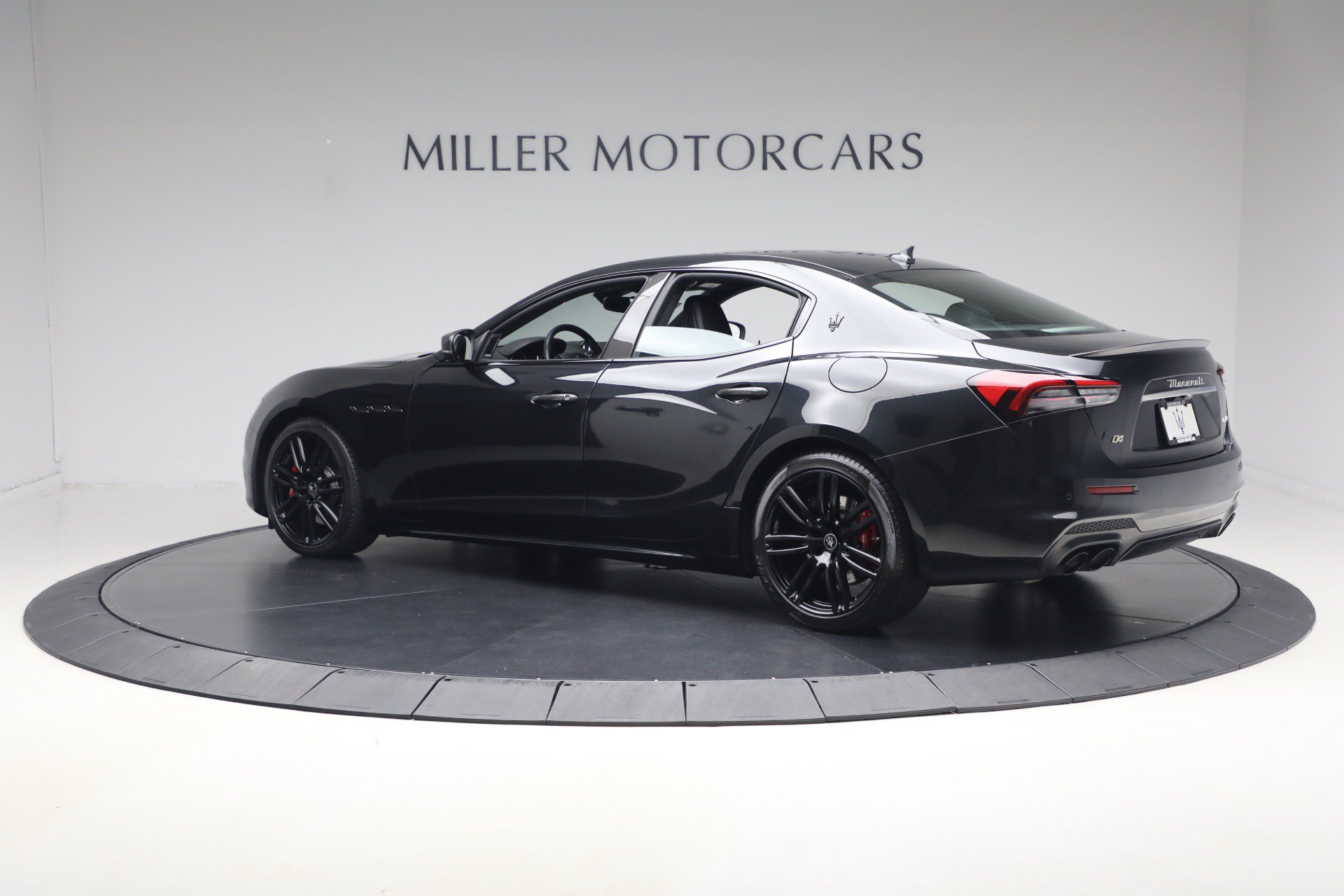 Certified 2023 Maserati Ghibli Modena Q4 AWD/4WD image 4