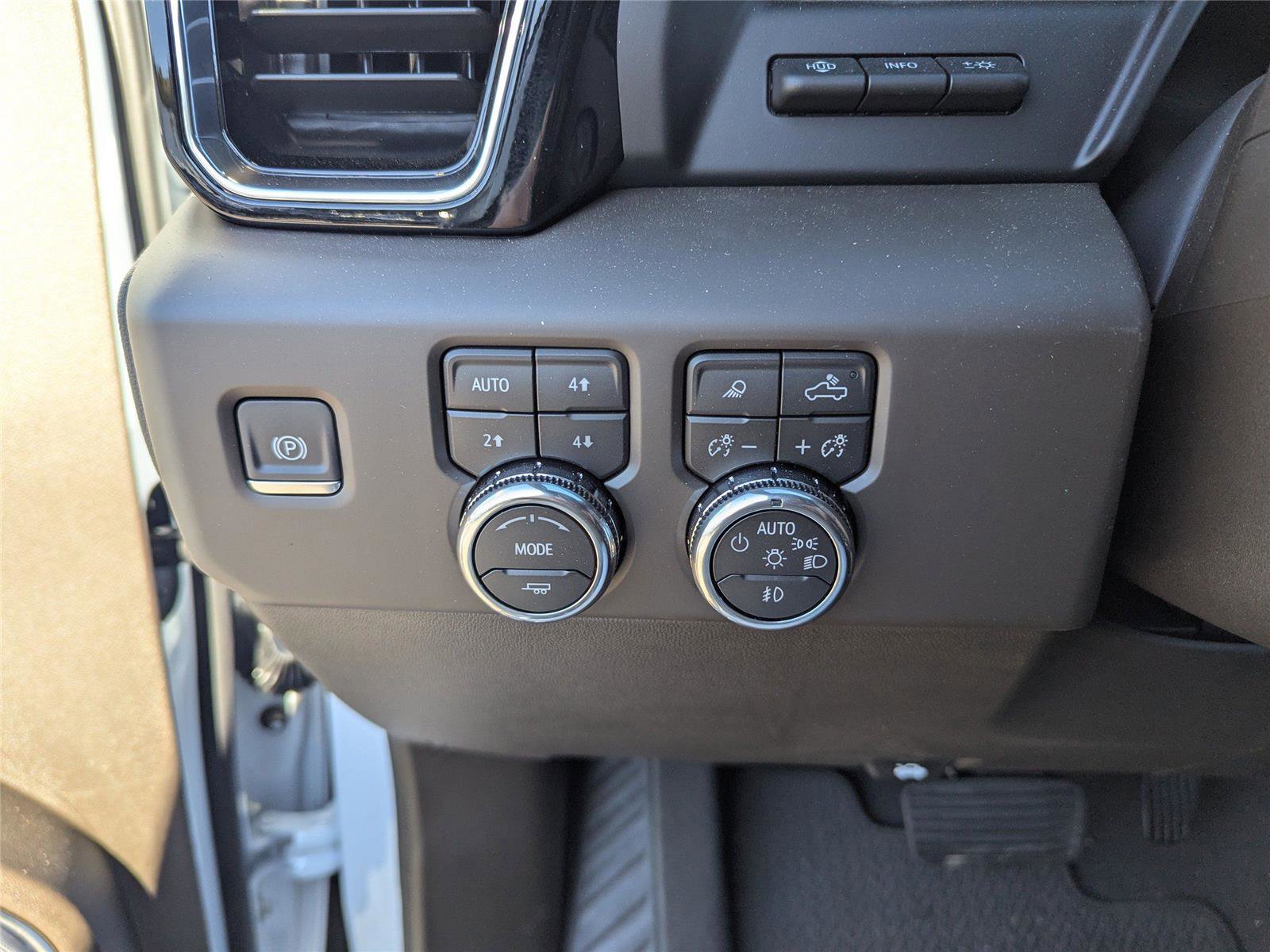 New 2026 GMC Sierra 1500 Denali w/ Denali Reserve Package image 12