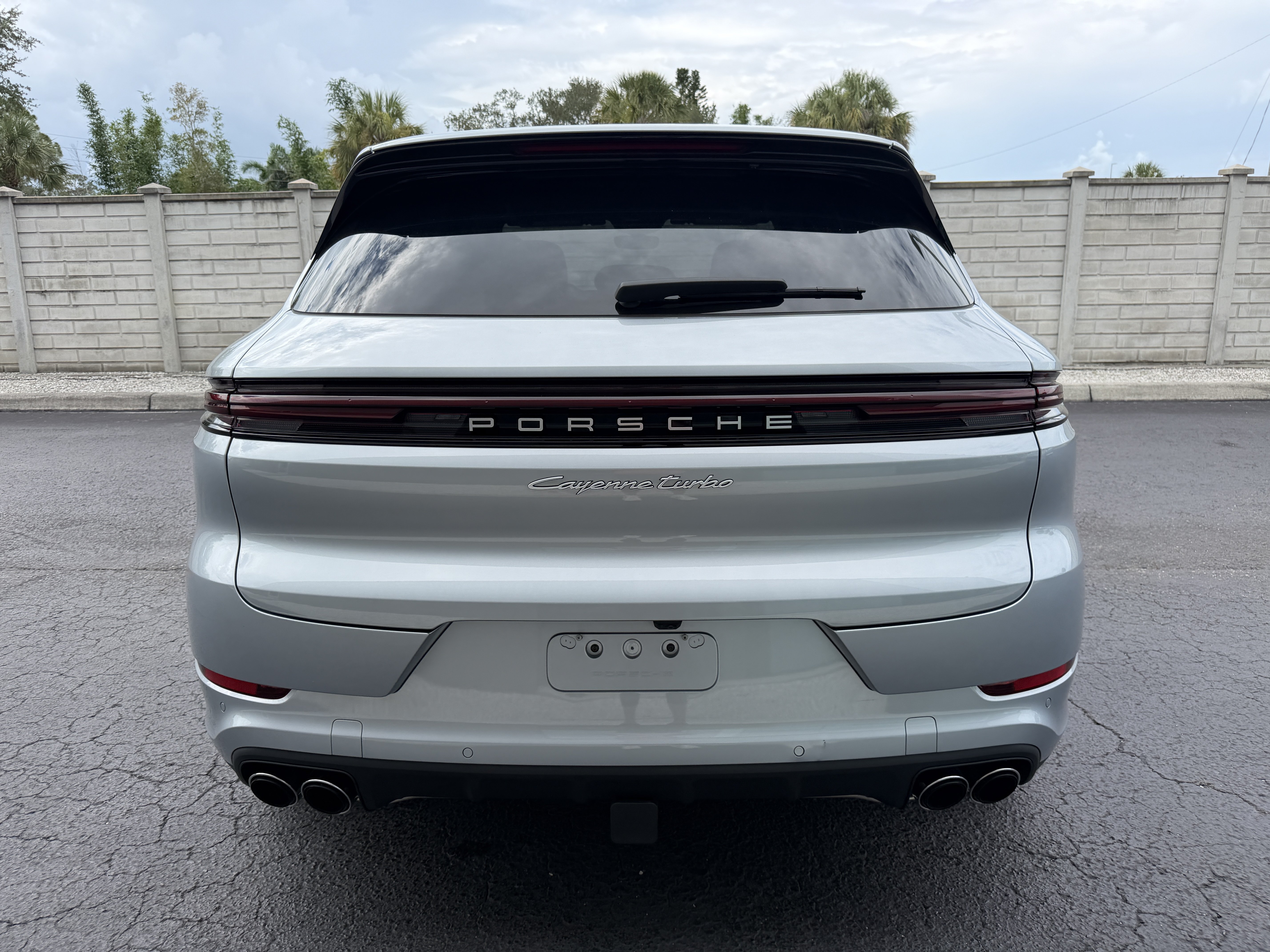 Certified 2024 Porsche Cayenne Turbo AWD/4WD image 12