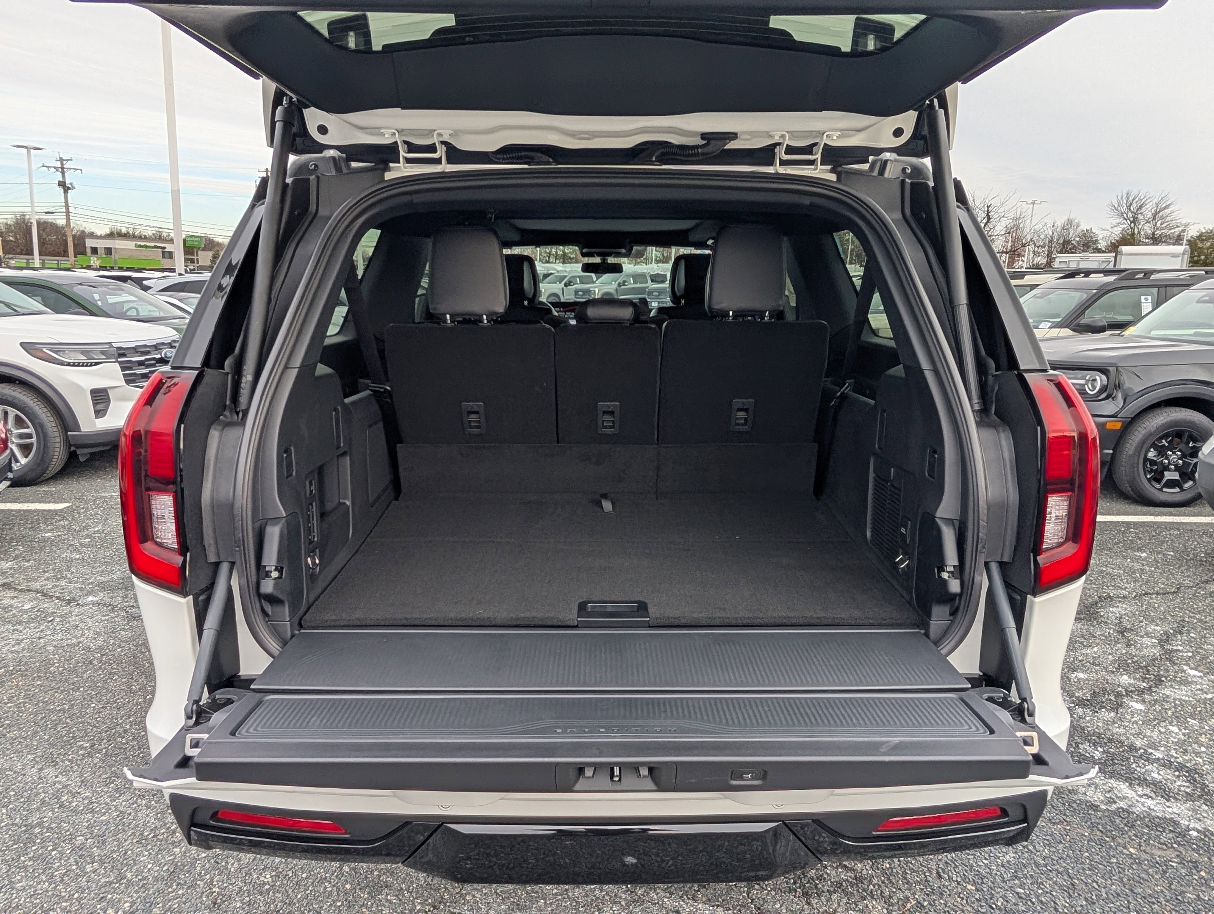 New 2026 Ford Expedition Max Platinum w/ Stealth Appearance Package image 8