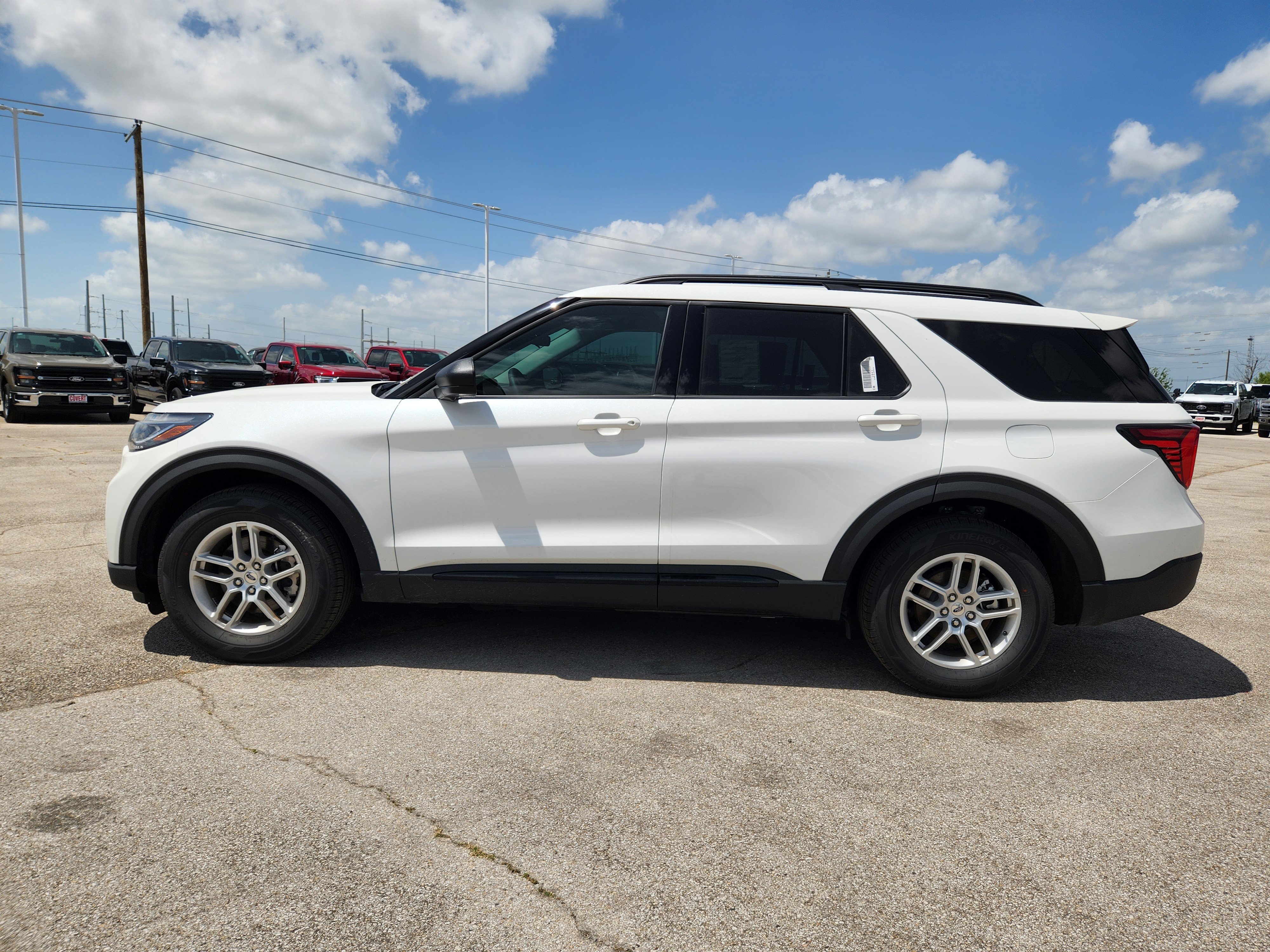 New 2026 Ford Explorer Active w/ Active Comfort Package RWD image 3