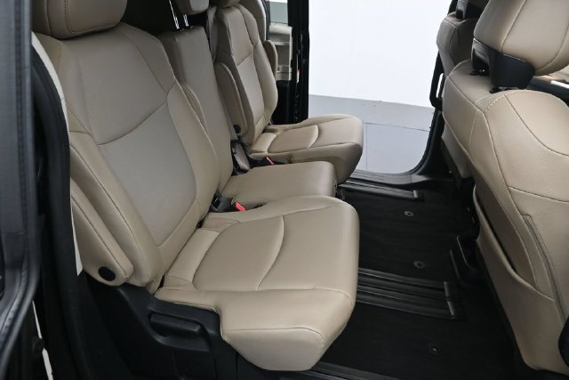 Used 2021 Toyota Sienna XLE FWD image 31
