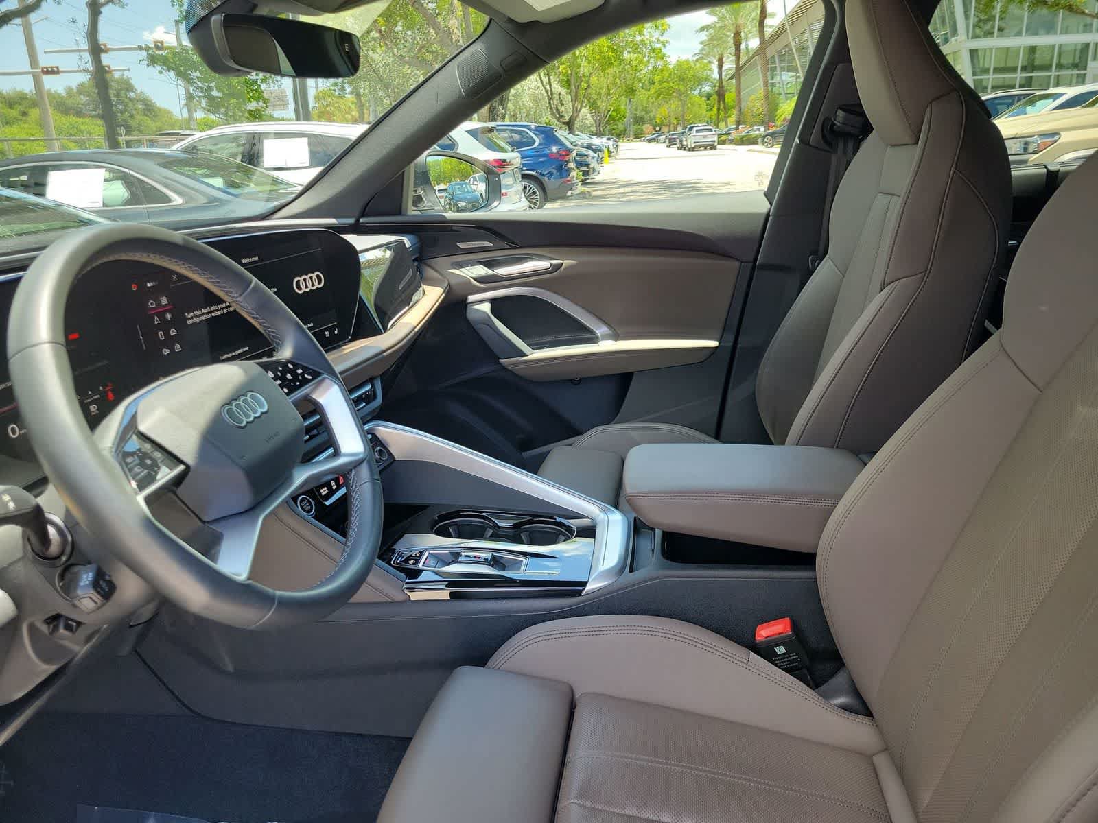 Used 2025 Audi Q5 Premium Plus w/ Premium Plus AWD/4WD image 19